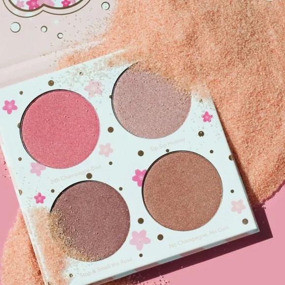 Beauty Bakerie Cotton Candy Champagne Blush
Palette 4 rosé flushed shades - Picture 3 of 9